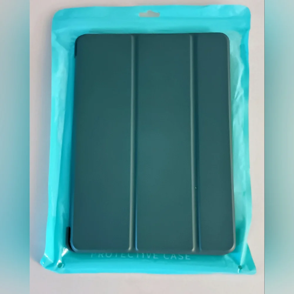 iPad Case 9.7-inch 5th Gen/6th Brand New Sealed Sleep/Wake Cover Dark Green